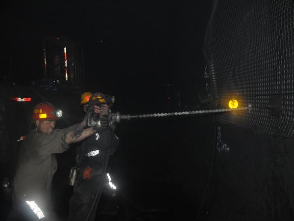 掘進(jìn)公司推進(jìn)百日安全活動“穩(wěn)、準(zhǔn)、狠”