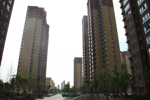 天工公司土建十一項(xiàng)目部承建的曲江羊頭鎮(zhèn)村安置小區(qū)1標(biāo)段工程通過防雷接地、人防兩項(xiàng)專項(xiàng)驗(yàn)收