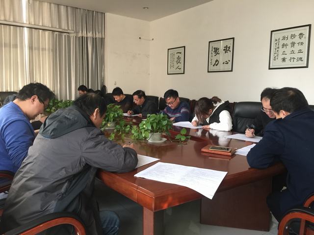 掘進(jìn)公司組織專題考試提高法制意識降低經(jīng)營風(fēng)險(xiǎn)