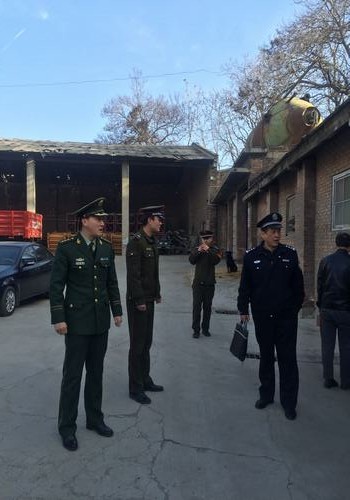 銅川市建樂分局到設(shè)備租賃中心進行消防安全檢查