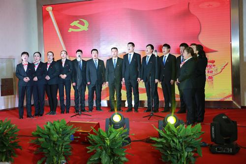 “放歌新時(shí)代，開啟新征程，譜寫‘雙特百億’新篇章”