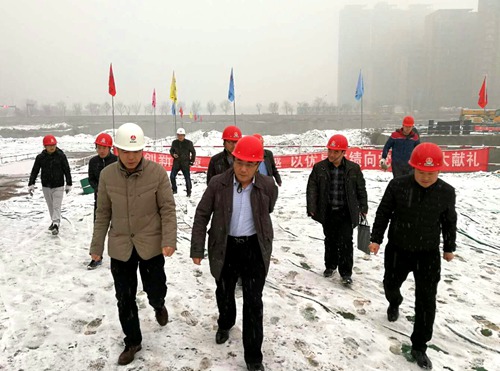 建設集團副總經(jīng)理王明智一行深入大秦置業(yè)公司藍山水岸項目檢查指導工作