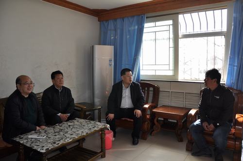 副總經理王寧蒞臨韓城分公司慰問困難職工