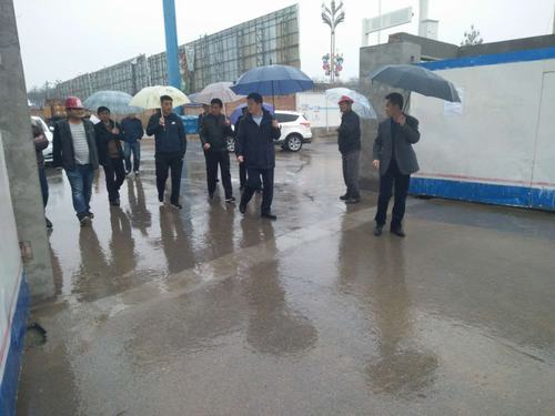 渭南市領(lǐng)導冒雨蒞臨禮悅閣項目現(xiàn)場指導工作