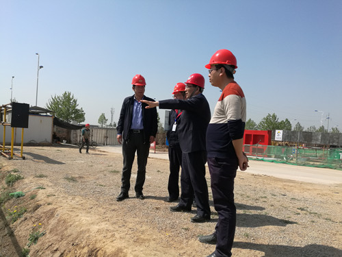 王明智一行蒞臨天工公司清源小區(qū)項目檢查指導(dǎo)工作