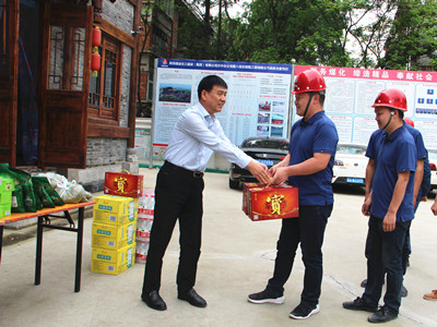 送清涼 查安全 關(guān)愛(ài)到一線(xiàn)