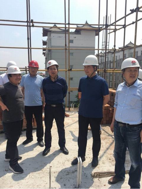 贠公法深入咸陽分公司、天工公司、路橋分公司、澄合分公司工地檢查指導安全工作