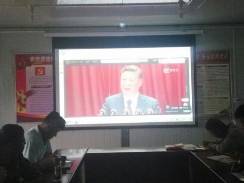 新時(shí)代 新成就《厲害了，我的國(guó)》