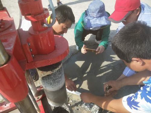 渭南市質監(jiān)站檢查組深入G242大荔縣城過境段公路建設工程檢查指導工作