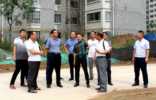 銅川礦業(yè)公司領(lǐng)導(dǎo)深入銅煤1#、2#小區(qū)施工現(xiàn)場回訪檢查項目建設(shè)工作