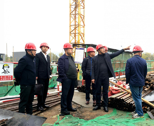 王寧深入神南華府現(xiàn)場辦公 解決問題推動(dòng)工作