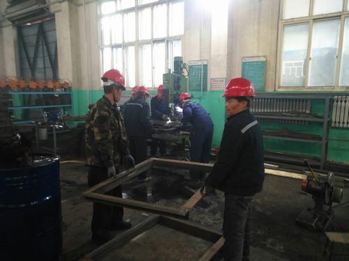外部市場傳捷報，施工現(xiàn)場干勁足