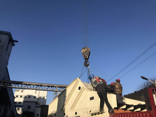 陜煤建設(shè)機(jī)電安裝公司黃陵建莊工地：“干完，大年三十回家！”