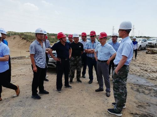 陜西鐵路物流集團有限公司黨委書記、執(zhí)行董事、總經(jīng)理趙國智一行蒞臨靖神鐵路項目施工現(xiàn)場檢查指導(dǎo)工作