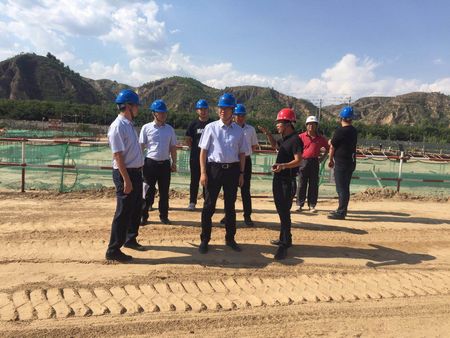 陜西天芪生物有限公司董事長李勇一行蒞臨子洲天芪項目部進行安全生產(chǎn)調研工作
