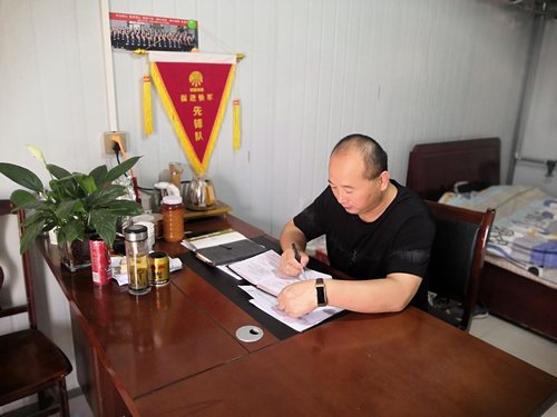 “有擔(dān)當(dāng)、有作為”的鐵軍隊(duì)長(zhǎng)