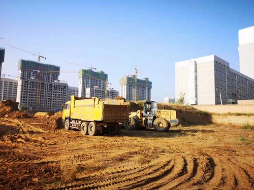 陜煤建設(shè)銅煤公司承建的靖邊縣金地華府9#-16#樓、地下車庫及商業(yè)部分工程正式開工建設(shè)