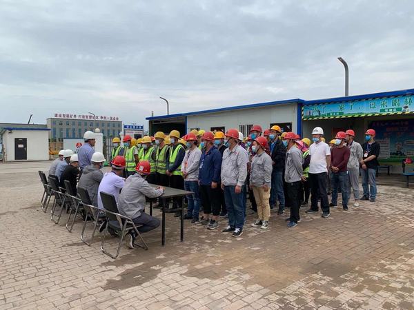 陜煤建設(shè)澄合分公司線上線下聯(lián)動開展“安全生產(chǎn)宣傳咨詢?nèi)铡被顒?></div>
                                <div   id=