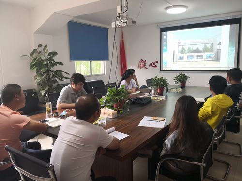 陜煤建設(shè)路橋分公司“送教上門”加強項目企業(yè)標(biāo)識工作