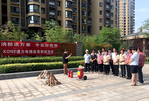 陜煤建設(shè)公司：江南世紀城小區(qū)組織消防電梯應(yīng)急救援演練