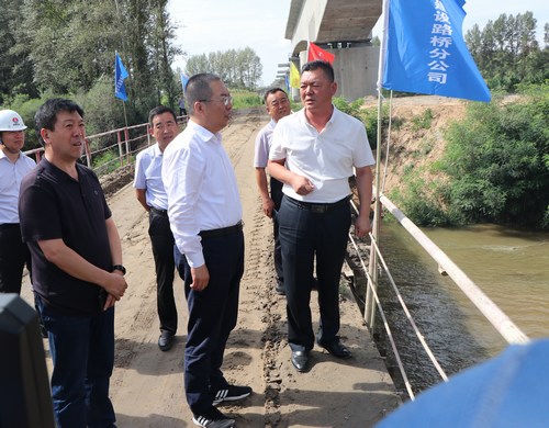 榆林市委副書記、市長(zhǎng)李春臨深入陜煤建設(shè)路橋分公司靖神鐵路項(xiàng)目調(diào)研指導(dǎo)