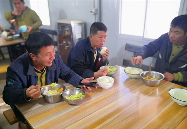 陜煤建設(shè)礦建三公司：關(guān)注“兩堂一舍”，為職工創(chuàng)建溫馨家園