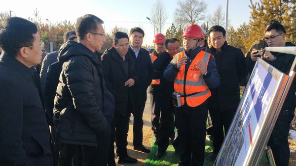 榆林市政協(xié)副主席、政府秘書長、科創(chuàng)新城管委會主任趙志平一行蒞臨科創(chuàng)新城市政一期工程N(yùn)1項(xiàng)目指導(dǎo)工作