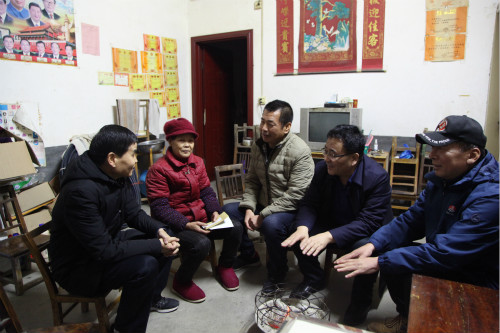 公司領(lǐng)導(dǎo)王明智、楊讓順到對(duì)口扶貧村慰問(wèn)走訪