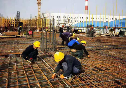 揮灑汗水，亮劍拼搏，以勞動(dòng)為五一添色彩