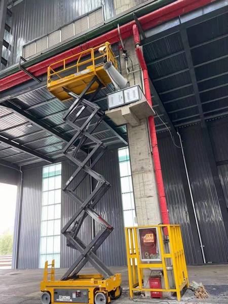 陜煤建設韓城分公司安裝六項目部攻堅克難順利完成府谷郭家灣集運站儲煤棚后續(xù)工程