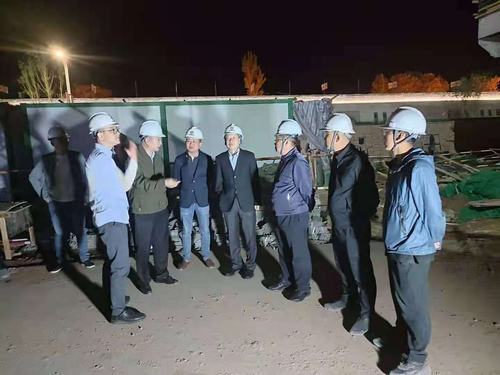 陜西旅游集團(tuán)有限公司董事長蒞臨陜煤建設(shè)銅煤公司承建的延安保育院劇場項目檢查指導(dǎo)工作