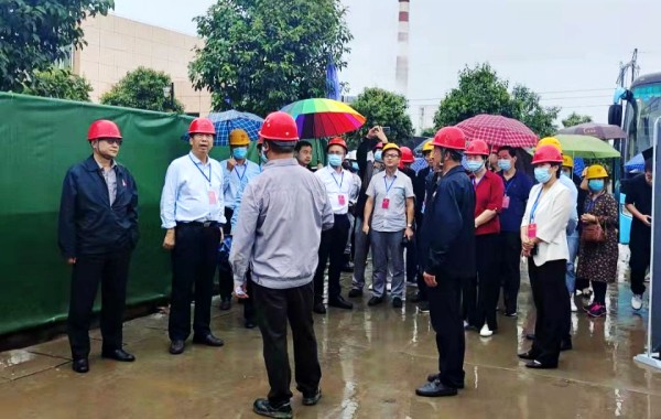 渭南市華州區(qū)政協(xié)主席王強國一行深入陜煤建設(shè)渭南分公司華縣站神渭管道輸煤項目調(diào)研指導(dǎo)工作