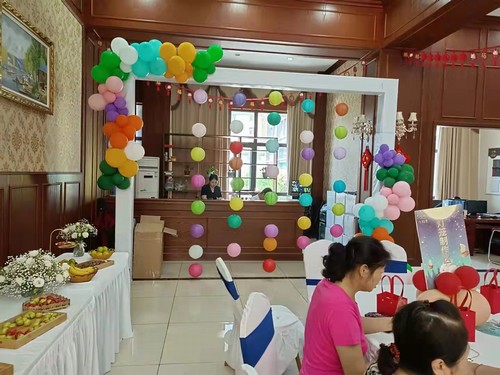 建設(shè)集團(tuán)大秦置業(yè)公司龍灣水境舉辦中秋節(jié)活動