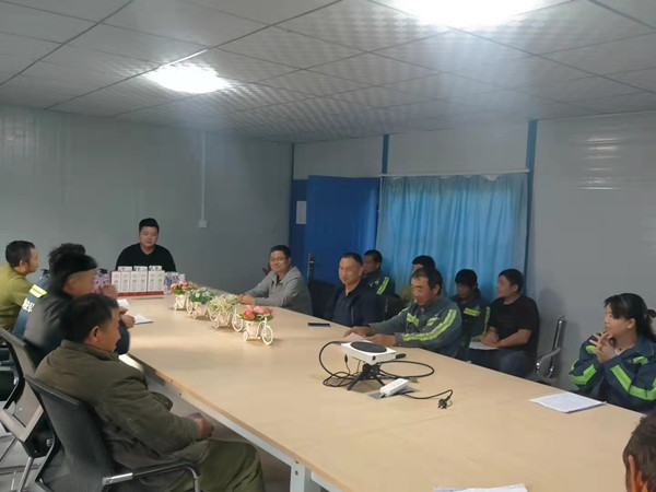 陜煤建設機電安裝公司：國慶節(jié)，我們在工地過