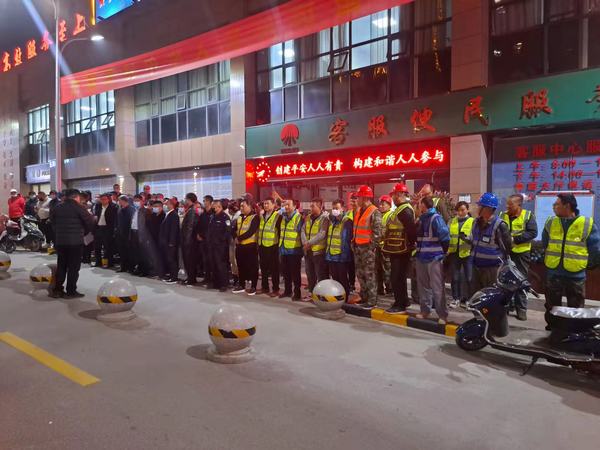 陜煤建設(shè)銅煤公司第二十三項目部入戶測溫讓“為群眾辦實事”有溫度有熱度