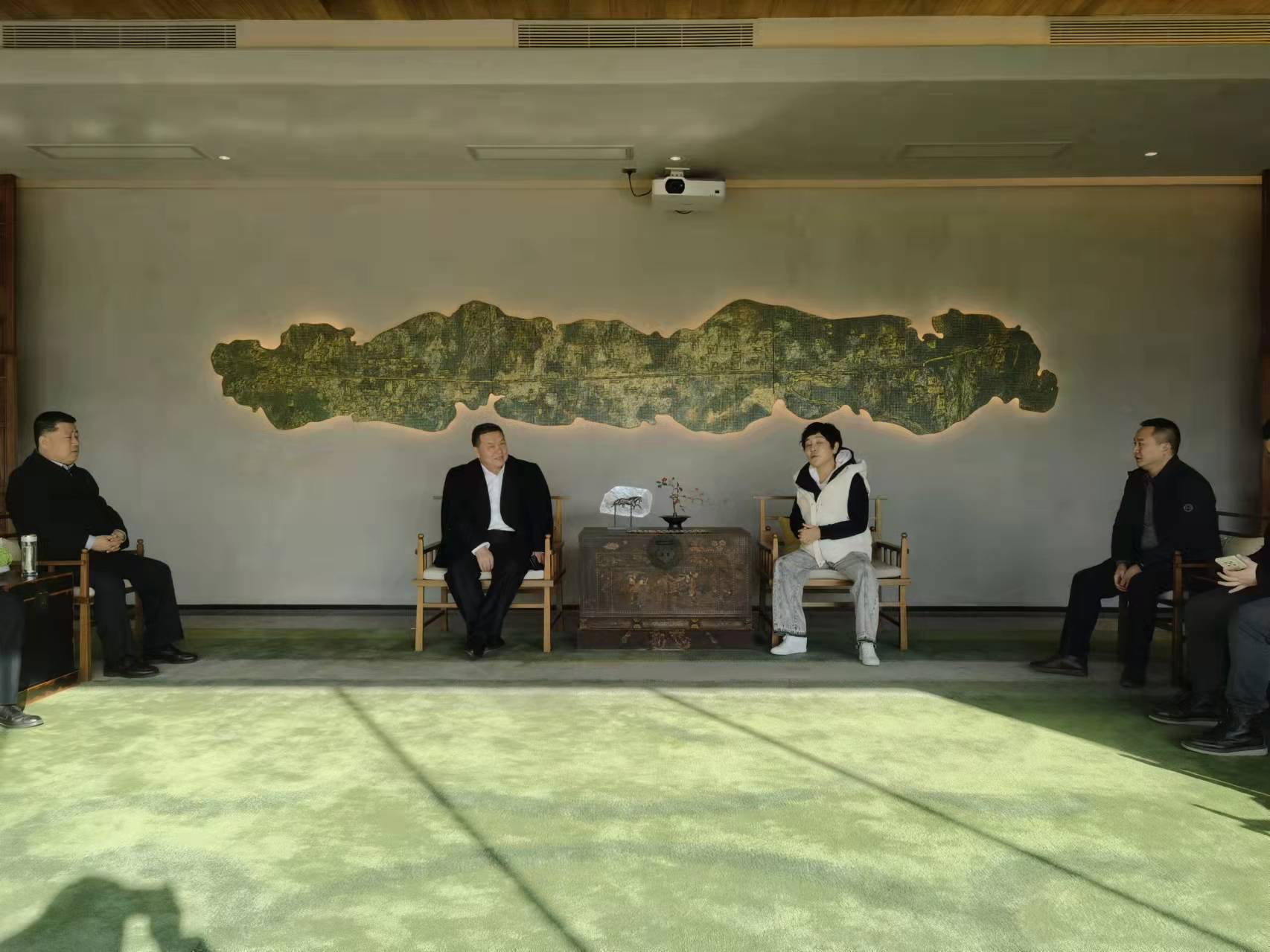 寧興剛、王寧到天朗控股集團開展合作交流