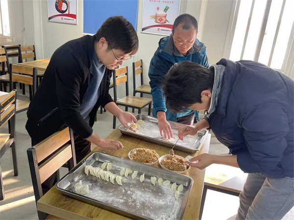 堅(jiān)守項(xiàng)目現(xiàn)場(chǎng)，別樣溫暖瞬間