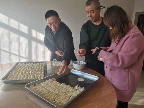 陜煤建設(shè)路橋分公司渭南項(xiàng)目部眾志成城共抗疫，細(xì)微之處暖人心