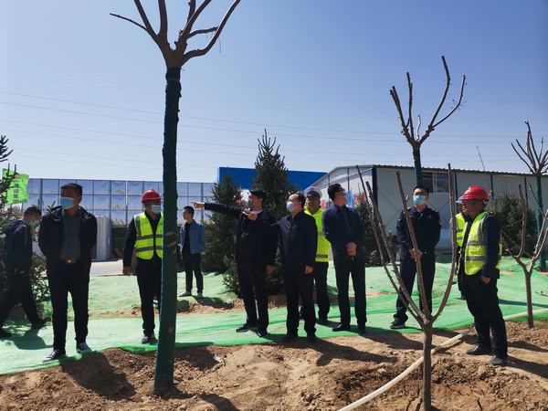 榆林市科創(chuàng)新城黨工委委員、管委會副主任劉政秀一行蒞臨科創(chuàng)新城同慧運動公園項目檢查指導工作