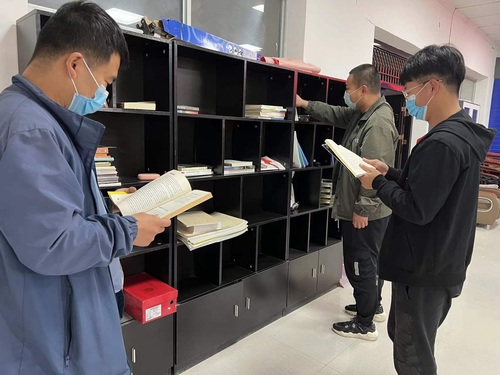 陜煤建設(shè)路橋分公司組織開展“世界讀書日”主題讀書活動(dòng)