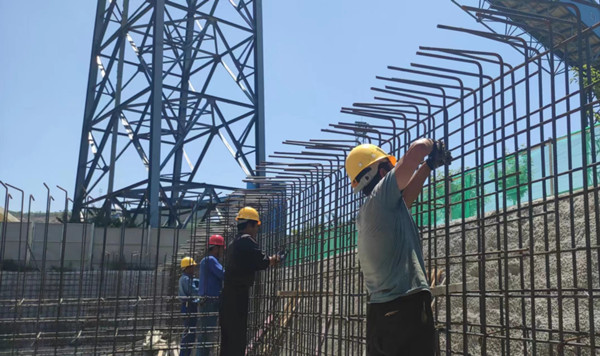 陜煤建設(shè)咸陽分公司第六項目部：烈日趕工忙，安全不能忘