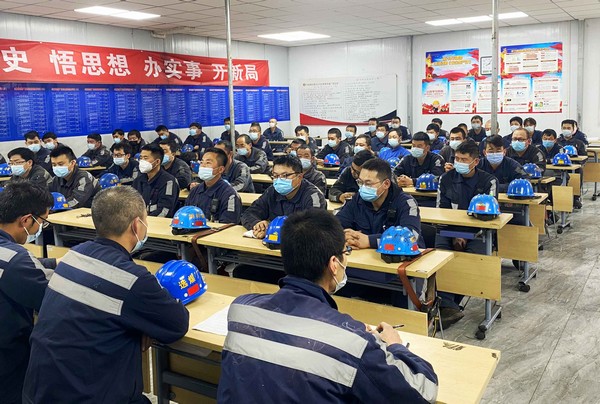 陜煤建設洗選煤運營公司紅柳林洗煤廠項目部：應戰(zhàn)酷夏，防暑降溫有“涼”策