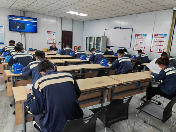 陜煤建設(shè)洗選煤運(yùn)營(yíng)公司紅柳林洗煤廠項(xiàng)目部：暢通機(jī)電“毛細(xì)血管，護(hù)好安全“大心臟”