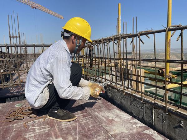 陜煤建設(shè)韓城分公司：不服“暑”！他們和太陽(yáng)肩并肩