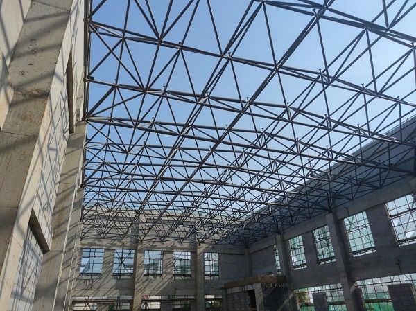 陜煤建設(shè)綠宇公司：中秋獻(xiàn)禮，提前完成網(wǎng)架吊裝