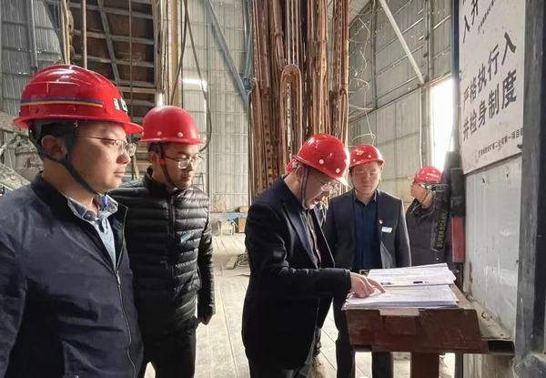 陜西彬長胡家河礦業(yè)有限公司董事長前往陜煤建設(shè)礦建二公司第一項目部檢查指導(dǎo)工作