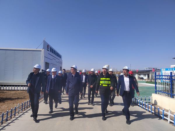 榆林市委副書記、市委黨校校長李雄斌一行蒞臨榆林市委黨校新校區(qū)建設(shè)項目檢查指導(dǎo)工作