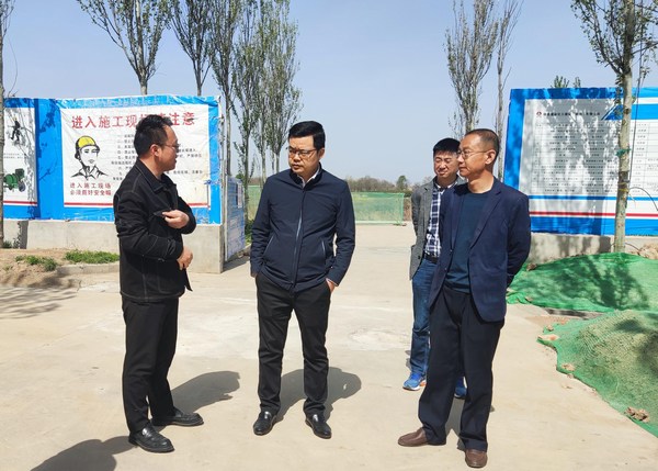 陜西彬長(zhǎng)文家坡礦業(yè)有限公司董事長(zhǎng)、總經(jīng)理徐景果蒞臨陜煤建設(shè)路橋分公司彬長(zhǎng)項(xiàng)目部檢查