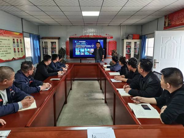 陜煤建設韓城分公司土建十二項目部：技術(shù)大拿“開小灶” 技能提升“蓄能量”
