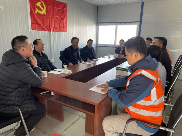 陜煤建設(shè)天工公司新疆第一項(xiàng)目部：召開座談會(huì)，青年員工士氣高